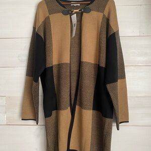 BIRCH NY Beige & Black Colorblock Cardigan - NWT Size Medium - Gold Clasp